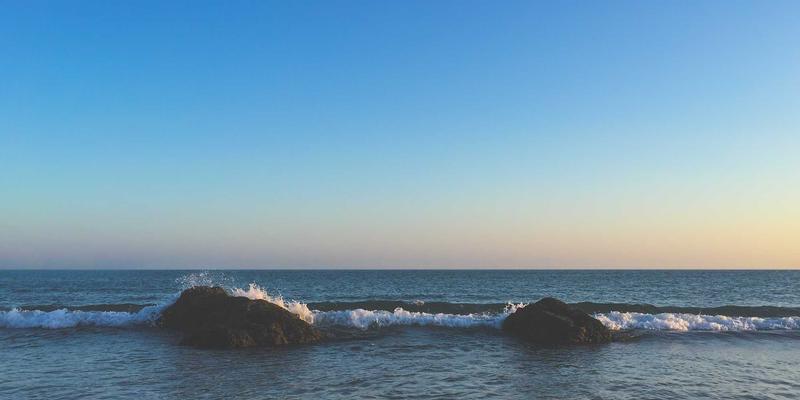 《网络安全法》下企业数据出境合规路径与法律风险解析：中国法律咨询与商业法律实务指南